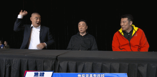 如何通过技术分析改进大前锋的比赛策略?_0